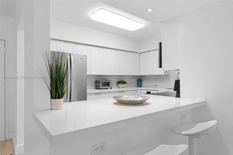 Copropriété à louer à Miami Beach, Floride: 2 chambres, 94.76 m2 № 2335813 - photo 17
