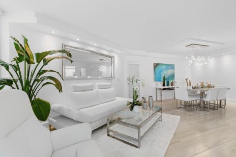 Copropriété à louer à Miami Beach, Floride: 2 chambres, 94.76 m2 № 2335813 - photo 12