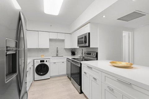 Copropriété à louer à Miami Beach, Floride: 2 chambres, 94.76 m2 № 2335813 - photo 15
