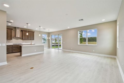 Casa en venta en Zephyrhills, Florida, 4 dormitorios, 242.94 m2 № 1559974 - foto 10