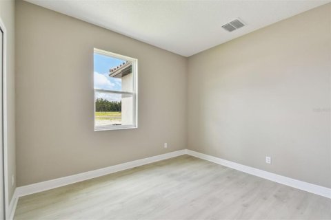 Casa en venta en Zephyrhills, Florida, 4 dormitorios, 242.94 m2 № 1559974 - foto 7