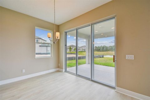 Casa en venta en Zephyrhills, Florida, 4 dormitorios, 242.94 m2 № 1559974 - foto 18