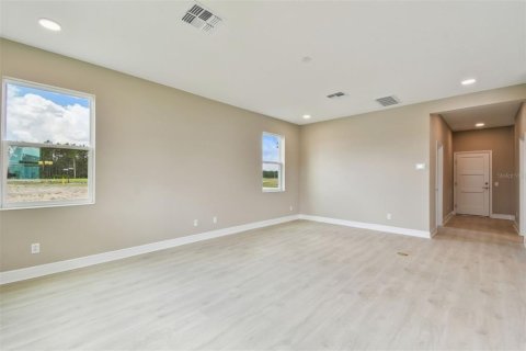 Casa en venta en Zephyrhills, Florida, 4 dormitorios, 242.94 m2 № 1559974 - foto 19