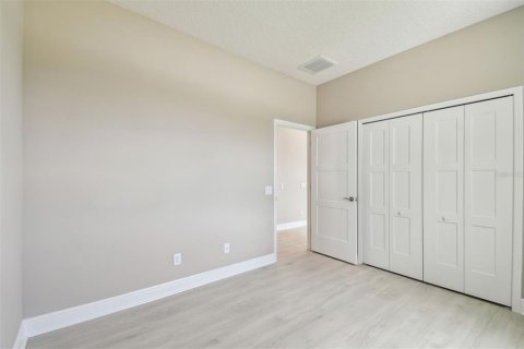 Casa en venta en Zephyrhills, Florida, 4 dormitorios, 242.94 m2 № 1559974 - foto 6