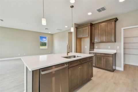 Casa en venta en Zephyrhills, Florida, 4 dormitorios, 242.94 m2 № 1559974 - foto 16