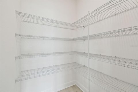 Casa en venta en Zephyrhills, Florida, 4 dormitorios, 242.94 m2 № 1559974 - foto 13