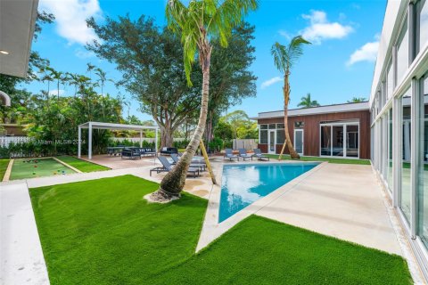 Casa en venta en Miami, Florida, 6 dormitorios, 347.64 m2 № 1860794 - foto 29