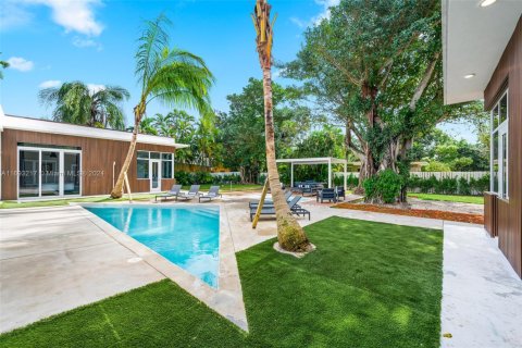Casa en venta en Miami, Florida, 6 dormitorios, 347.64 m2 № 1860794 - foto 27