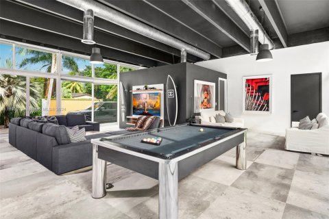 Casa en venta en Miami, Florida, 6 dormitorios, 347.64 m2 № 1860794 - foto 4