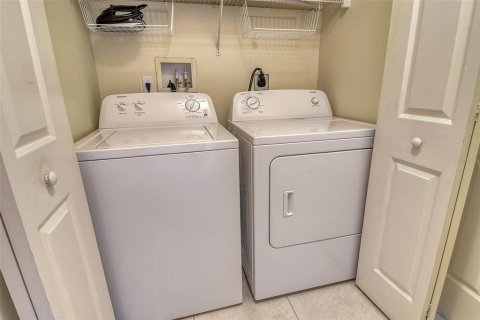 Condominio en alquiler en Sarasota, Florida, 3 dormitorios, 149.02 m2 № 2109392 - foto 28