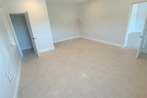 Commercial property in Saint Petersburg, Florida 193.61 sq.m. № 1903350 - photo 3