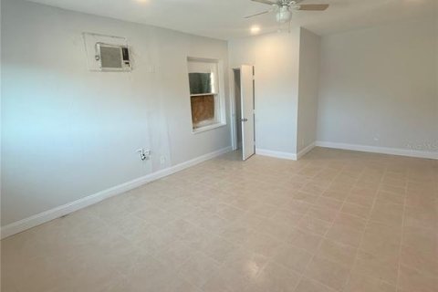Commercial property in Saint Petersburg, Florida 193.61 sq.m. № 1903350 - photo 2