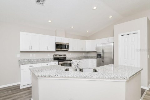 Villa ou maison à louer à Ruskin, Floride: 4 chambres, 201.51 m2 № 2157260 - photo 6