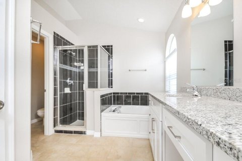 Villa ou maison à louer à Ruskin, Floride: 4 chambres, 201.51 m2 № 2157260 - photo 11