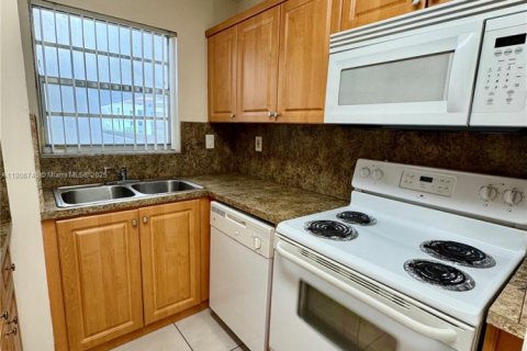 Condominio en venta en Miami, Florida, 2 dormitorios, 89.93 m2 № 1934299 - foto 25