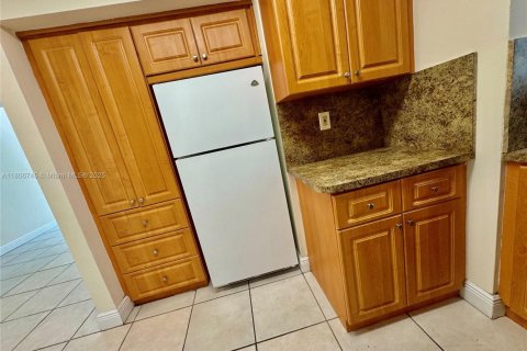 Condominio en venta en Miami, Florida, 2 dormitorios, 89.93 m2 № 1934299 - foto 21
