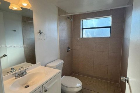 Condo in Hialeah, Florida, 3 bedrooms  № 1998188 - photo 15
