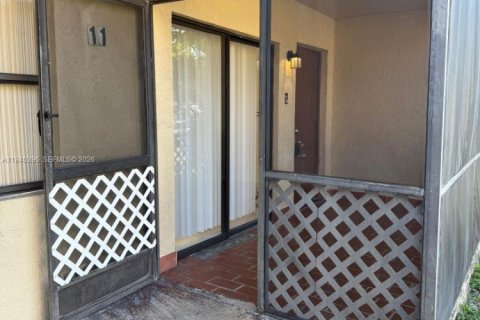 Condo in Hialeah, Florida, 3 bedrooms  № 1998188 - photo 4