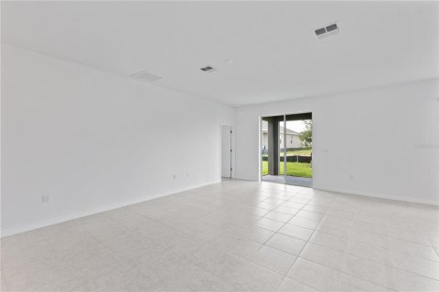 Casa en venta en Haines City, Florida, 4 dormitorios, 176.51 m2 № 1688009 - foto 3