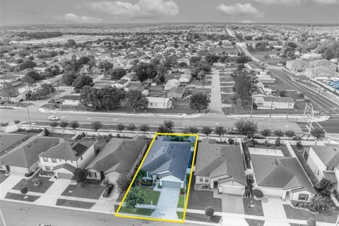 House in Davenport, Florida 4 bedrooms, 187.2 sq.m. № 1884153 - photo 3