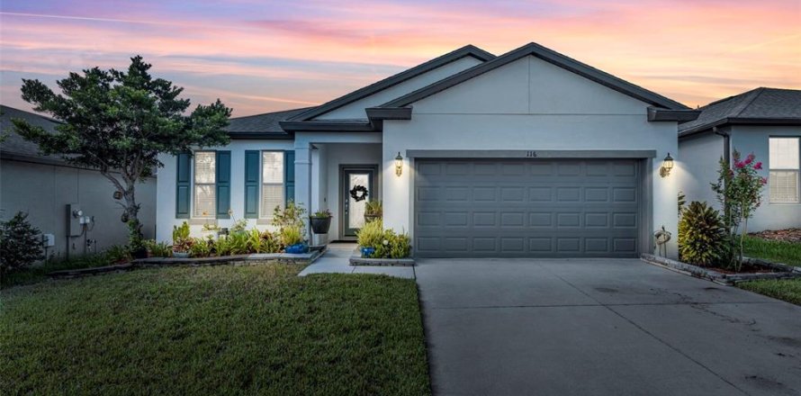 House in Davenport, Florida 4 bedrooms, 187.2 sq.m. № 1884153