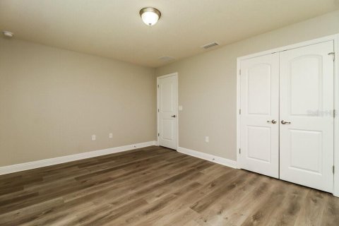 House in Fruitland Park, Florida 4 bedrooms, 177.26 sq.m. № 1880661 - photo 14
