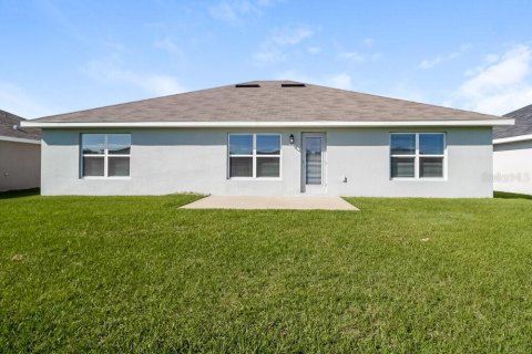 House in Fruitland Park, Florida 4 bedrooms, 177.26 sq.m. № 1880661 - photo 16