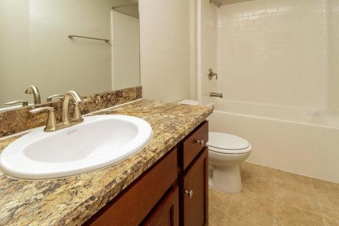 House in Fruitland Park, Florida 4 bedrooms, 177.26 sq.m. № 1880661 - photo 15