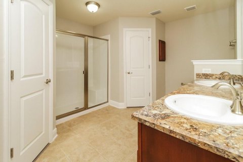 House in Fruitland Park, Florida 4 bedrooms, 177.26 sq.m. № 1880661 - photo 10