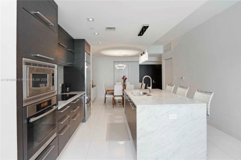 Condominio en alquiler en Miami, Florida, 2 dormitorios, 134.71 m2 № 1973022 - foto 9