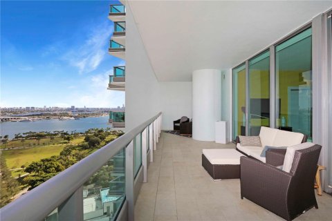 Condominio en alquiler en Miami, Florida, 2 dormitorios, 134.71 m2 № 1973022 - foto 21