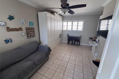 Condominio en venta en Hollywood, Florida, 24.34 m2 № 1875560 - foto 8