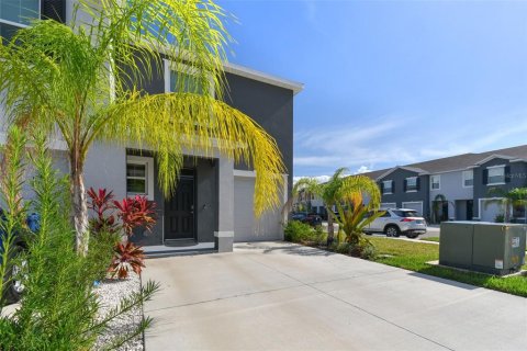 Townhouse in Wesley Chapel, Florida 3 bedrooms, 163.32 sq.m. № 2231608 - photo 4
