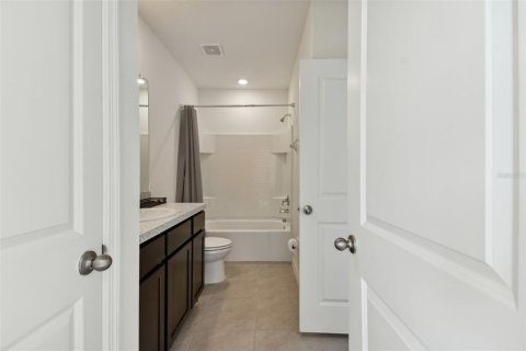 Townhouse in Wesley Chapel, Florida 3 bedrooms, 163.32 sq.m. № 2231608 - photo 21