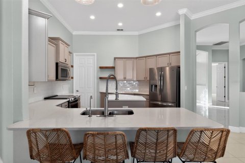 Casa en venta en Kissimmee, Florida, 5 dormitorios, 281.68 m2 № 2306249 - foto 12