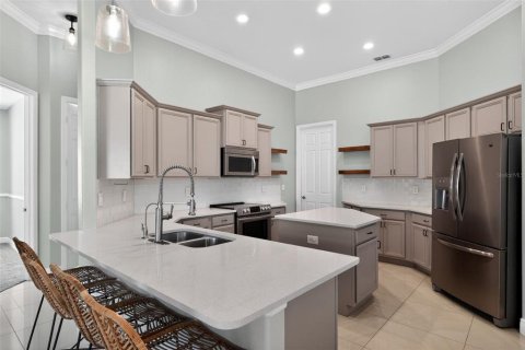 Casa en venta en Kissimmee, Florida, 5 dormitorios, 281.68 m2 № 2306249 - foto 11