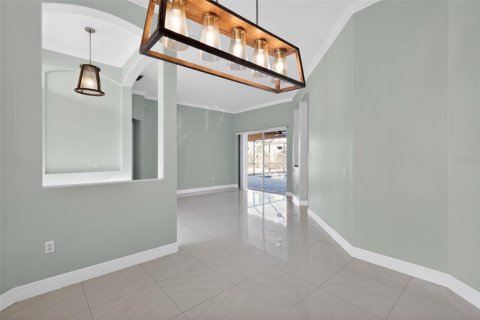 Casa en venta en Kissimmee, Florida, 5 dormitorios, 281.68 m2 № 2306249 - foto 10