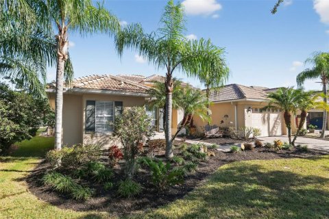 Casa en venta en Kissimmee, Florida, 5 dormitorios, 281.68 m2 № 2306249 - foto 4