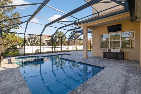 Casa en venta en Kissimmee, Florida, 5 dormitorios, 281.68 m2 № 2306249 - foto 5