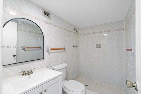 Copropriété à louer à Miami Beach, Floride: 1 chambre, 100.43 m2 № 1987287 - photo 23