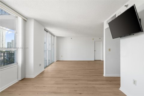 Copropriété à louer à Miami Beach, Floride: 1 chambre, 100.43 m2 № 1987287 - photo 17