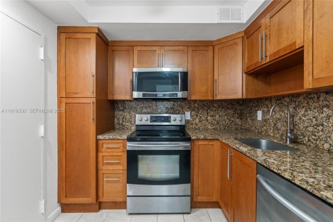 Copropriété à louer à Miami Beach, Floride: 1 chambre, 100.43 m2 № 1987287 - photo 9