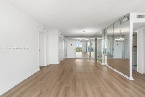 Copropriété à louer à Miami Beach, Floride: 1 chambre, 100.43 m2 № 1987287 - photo 15