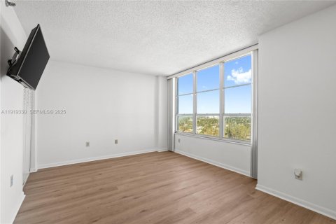 Copropriété à louer à Miami Beach, Floride: 1 chambre, 100.43 m2 № 1987287 - photo 20