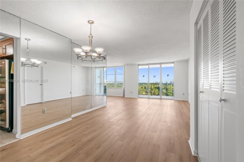 Copropriété à louer à Miami Beach, Floride: 1 chambre, 100.43 m2 № 1987287 - photo 11