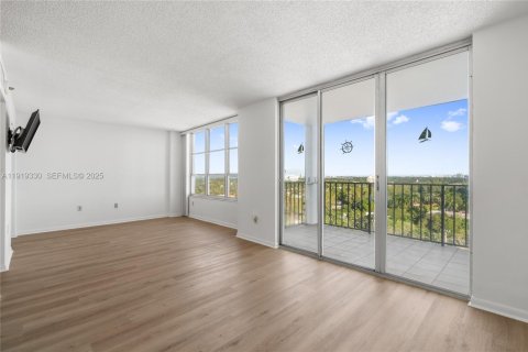 Copropriété à louer à Miami Beach, Floride: 1 chambre, 100.43 m2 № 1987287 - photo 16