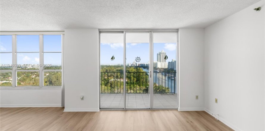 Condo à Miami Beach, Floride, 1 chambre  № 1987287