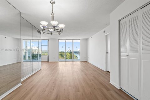 Copropriété à louer à Miami Beach, Floride: 1 chambre, 100.43 m2 № 1987287 - photo 12