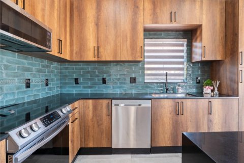 Купить виллу или дом в Майами, Флорида 3 спальни, 142.33м2, № 2027267 - фото 23