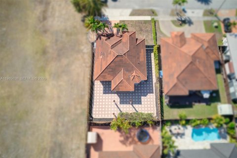 Купить виллу или дом в Майами, Флорида 3 спальни, 142.33м2, № 2027267 - фото 9